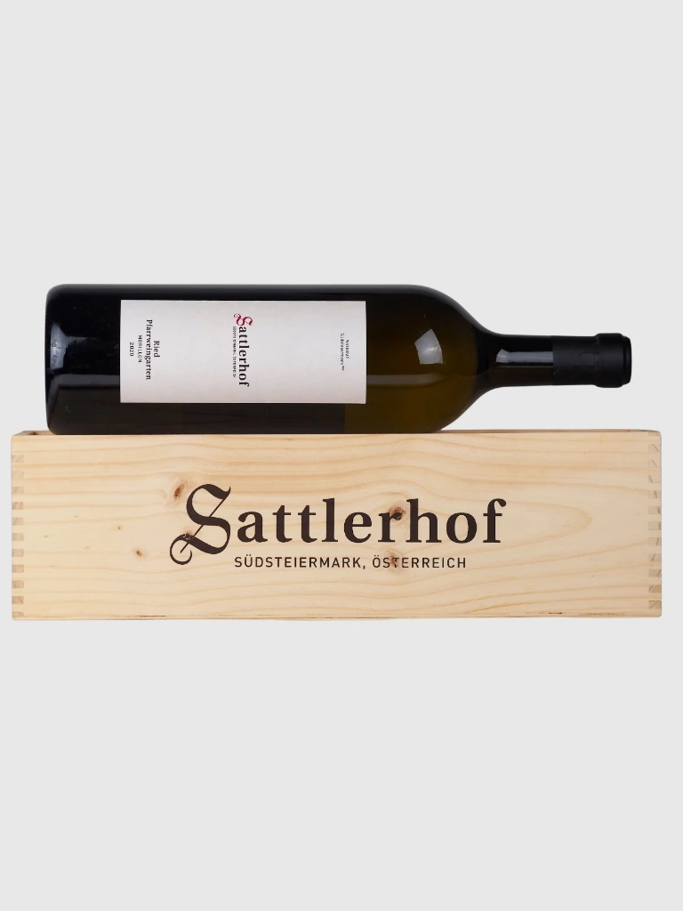 Sattlerhof Pfarrweingarten 3l HK mit Flasche HP.webp